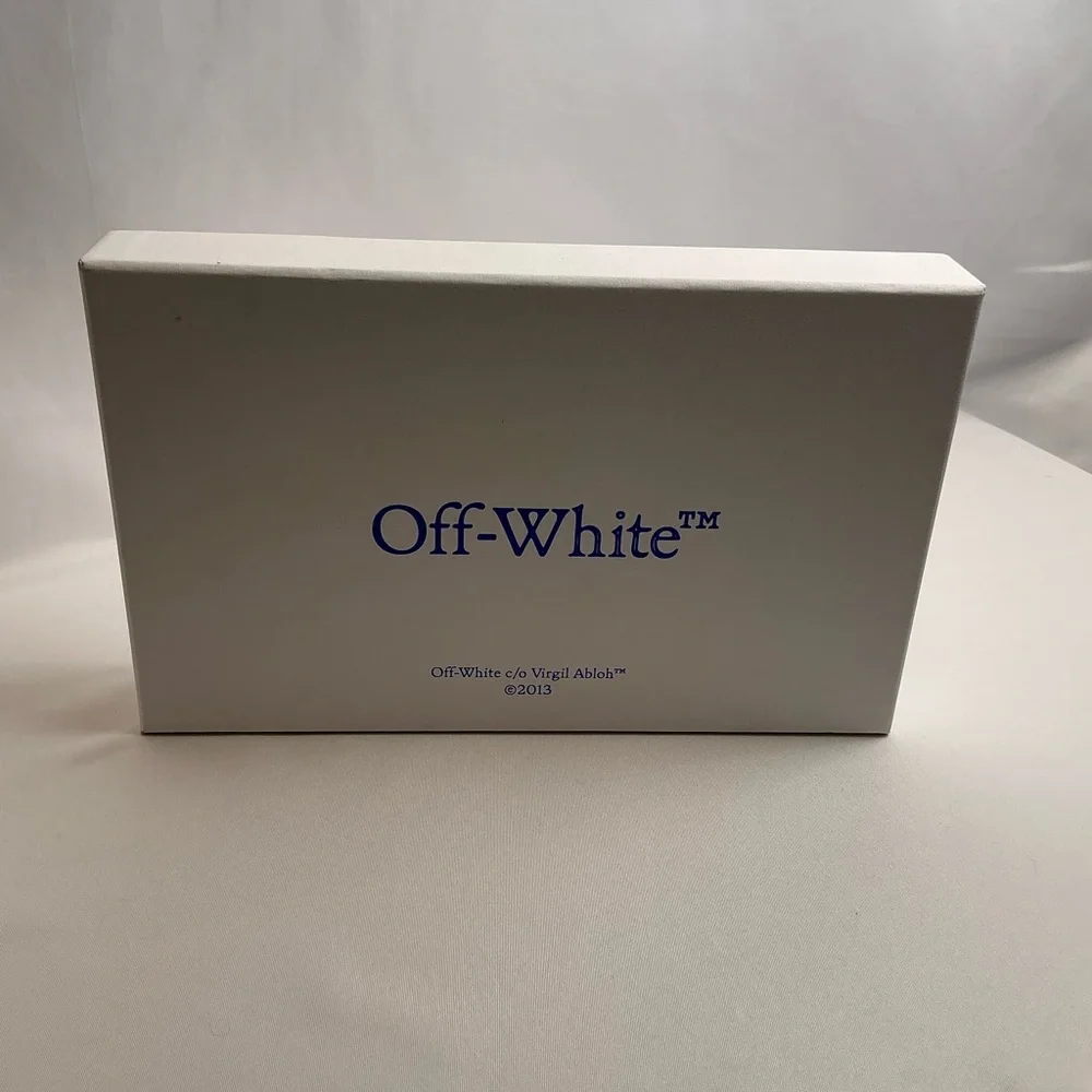 Off-White haute streetwear